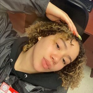 Meet your Posher, Erika